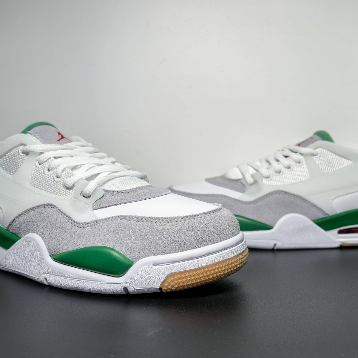 Air Jordan 4 RM “Pine Green”