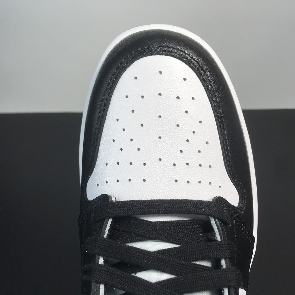 Air Jordan AJ1 Satin WMNS“Black Toe”