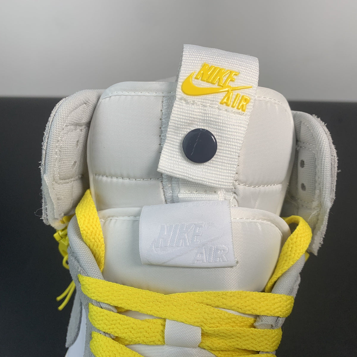 Nike Air Jordan 1 Retro High Switch 