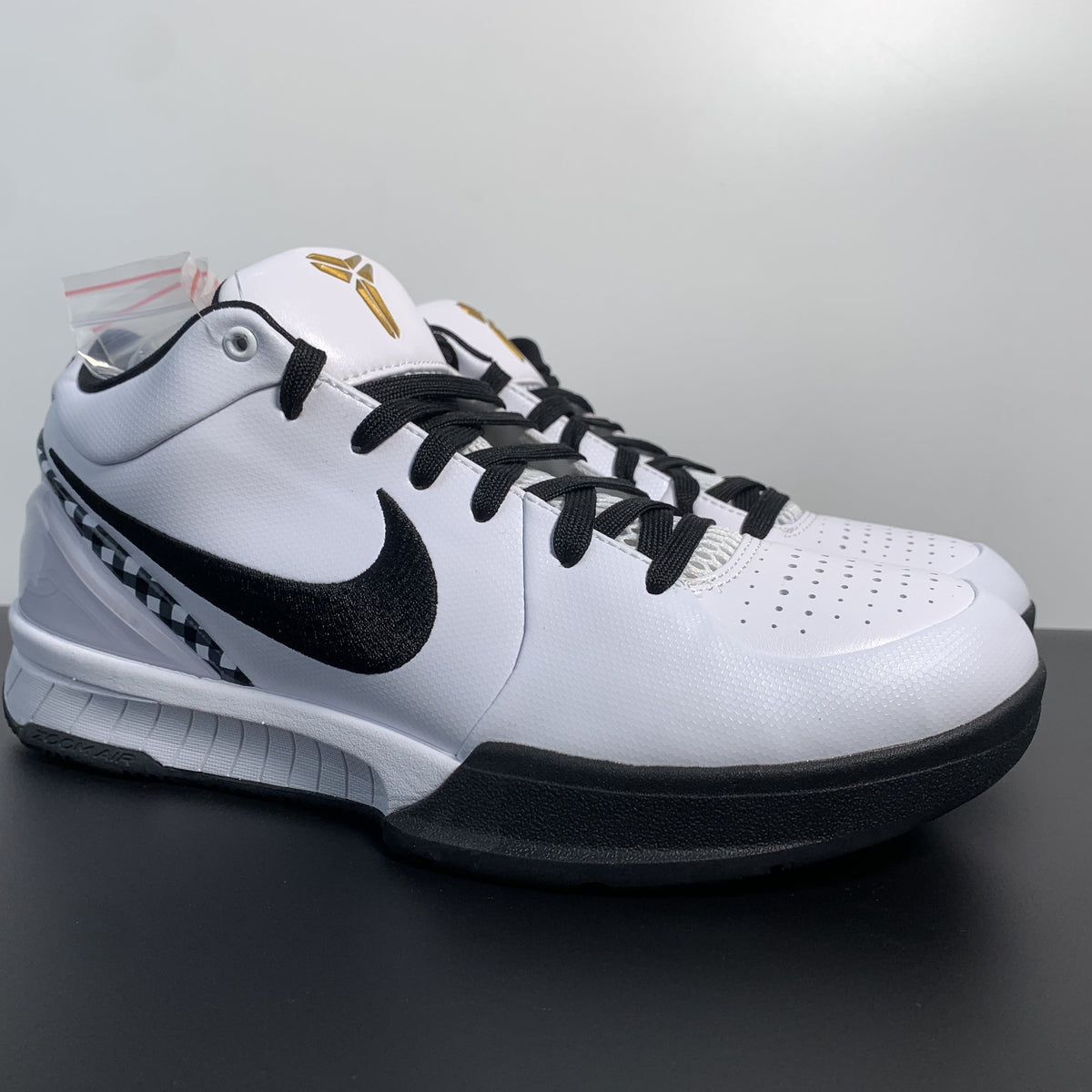 NK ZOOM KOBE 4 -Mambacita- Gigi 