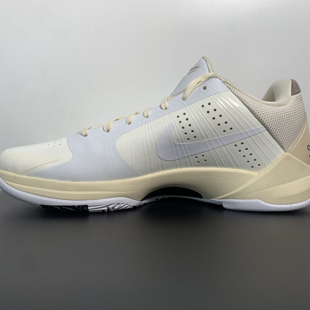 Off-White x NK ZOOM KOBE 5