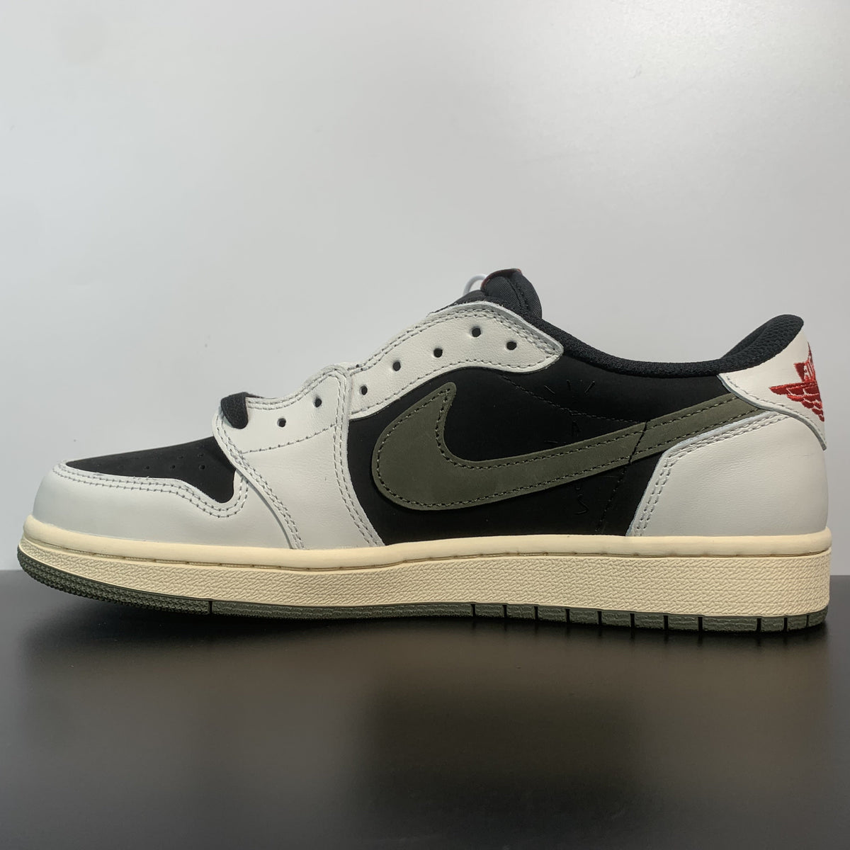 Travis Scott x AJ 1 Low OG “Olive”