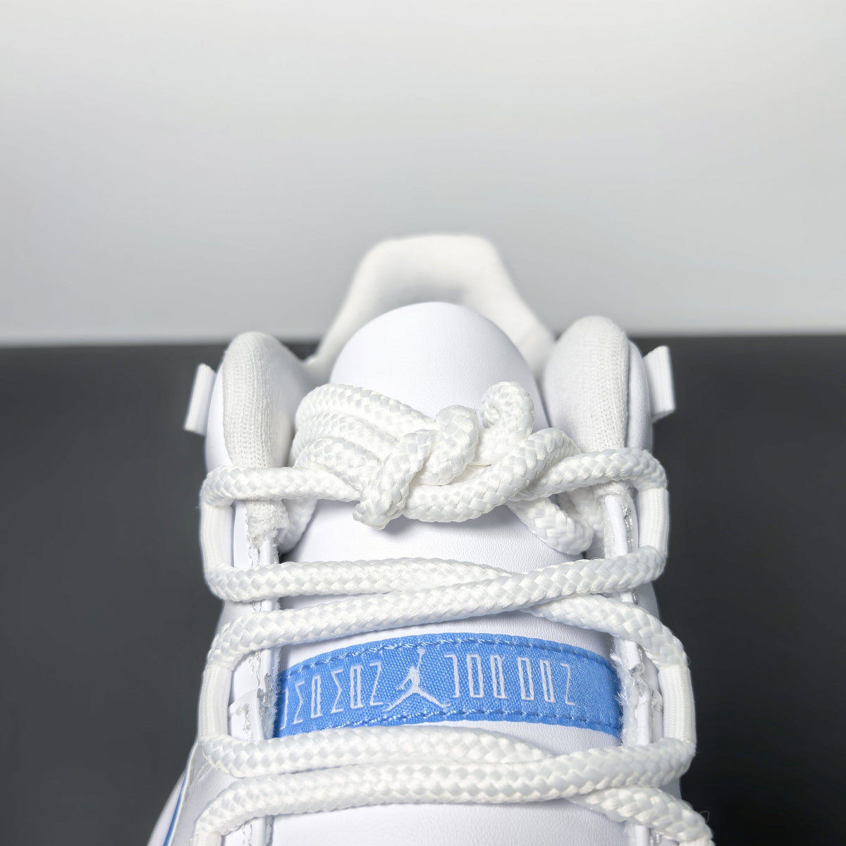 Air Jordan 11 Low “University Blue”