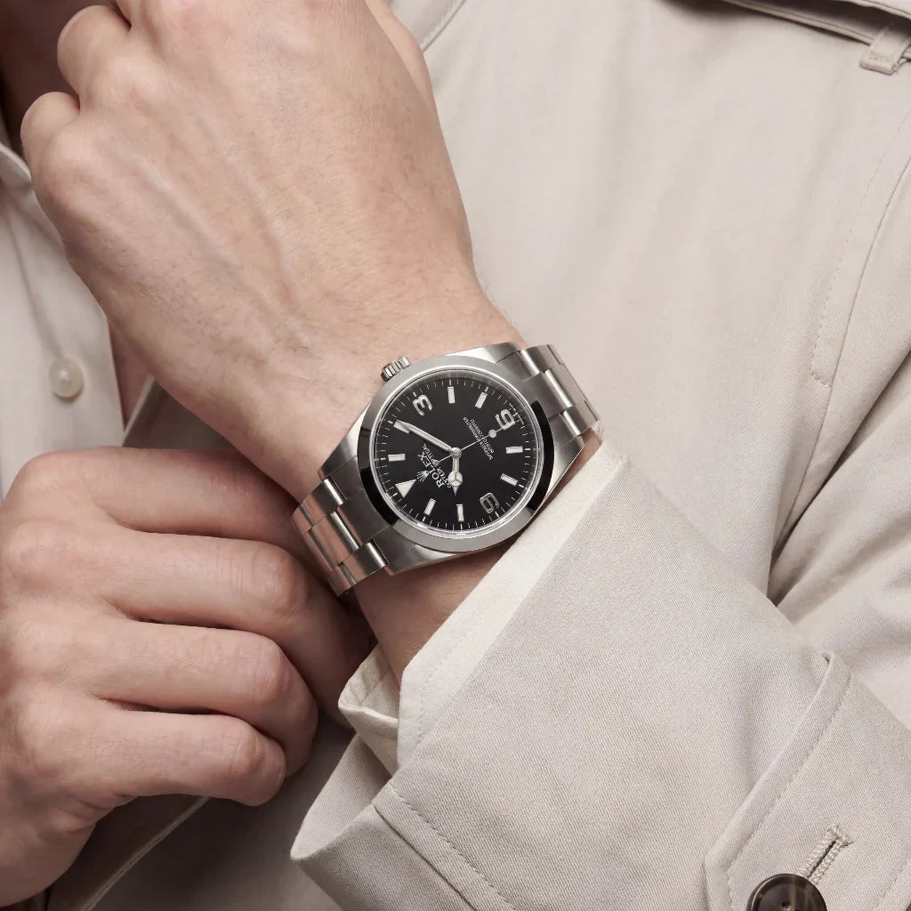 Adventure Automatic Men’s Watch With High-Legibility Dial And Smooth Bezel