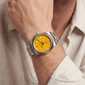 Automatic Men’s Watch With Smooth Bezel And Clean Dial