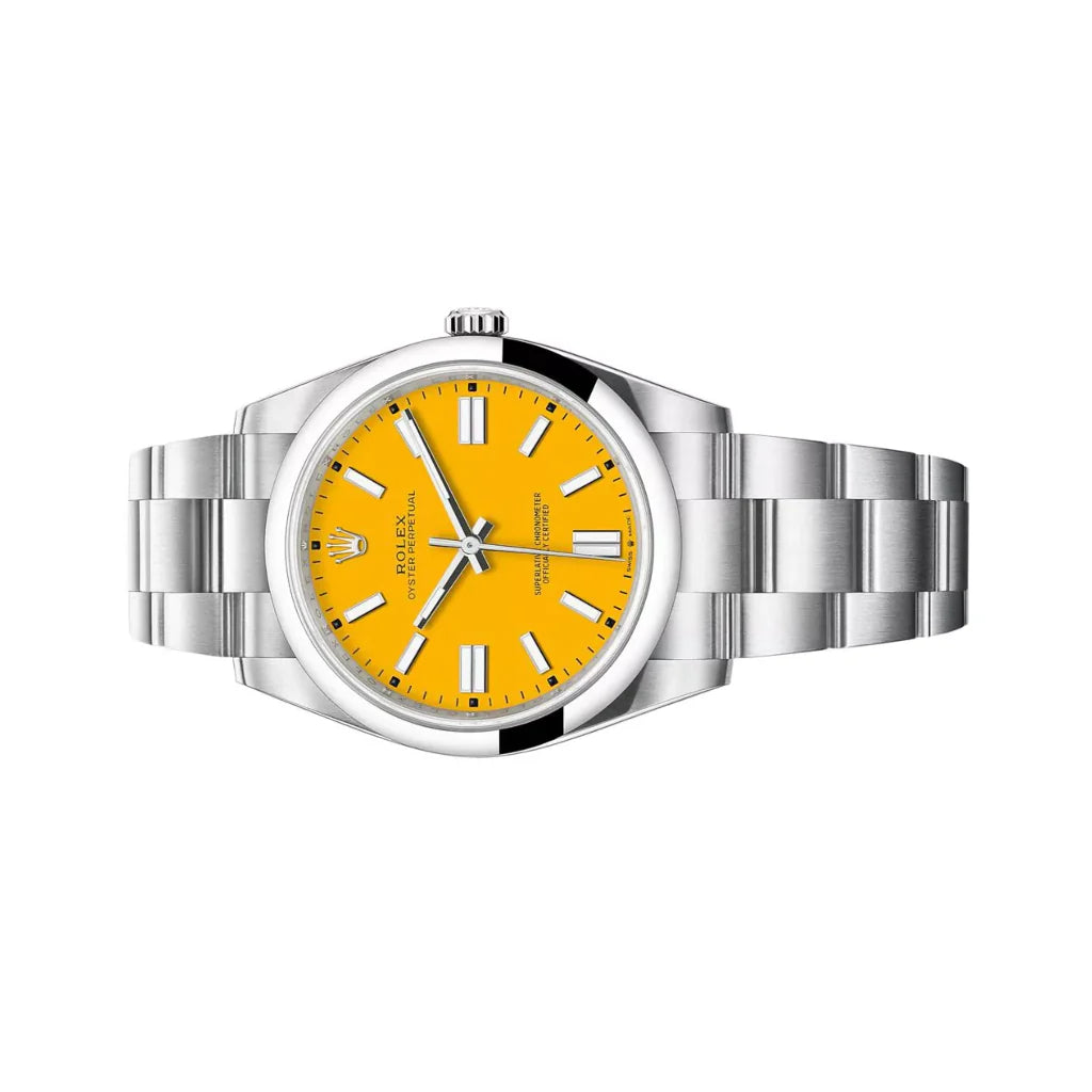 Automatic Men’s Watch With Smooth Bezel And Clean Dial