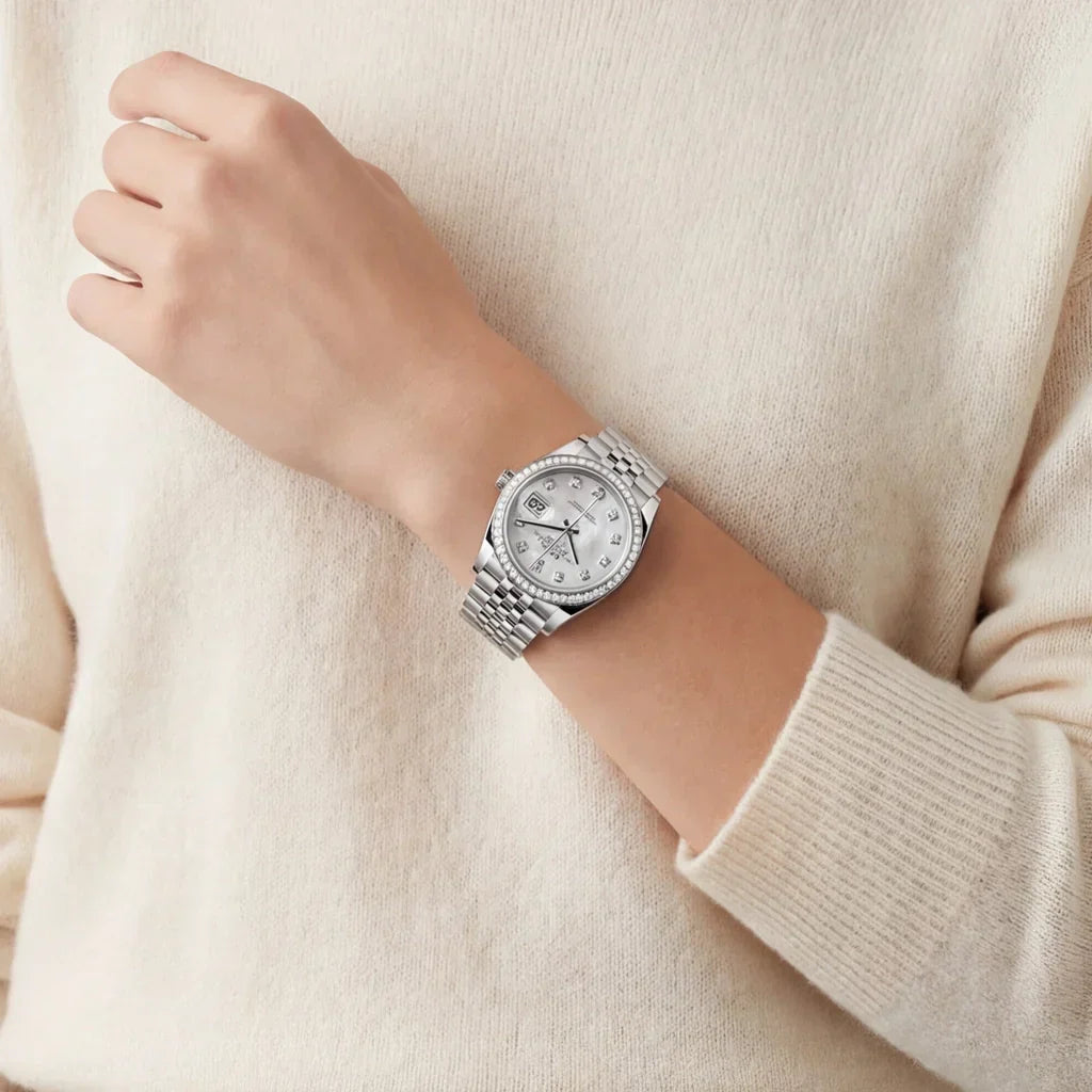 Datejust Women’s Watch With Mother-of-Pearl Dial And Bezel