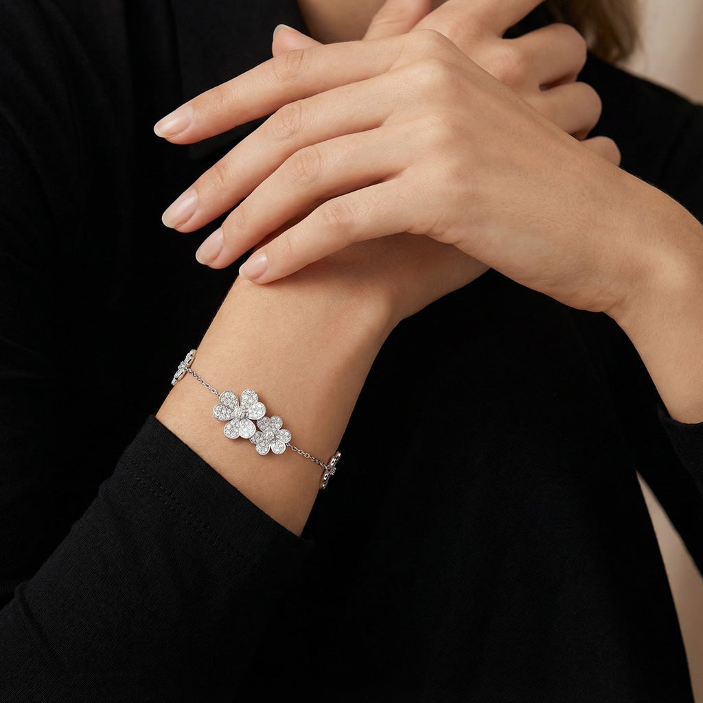 Frivole 5 Flowers Clover Bracelet