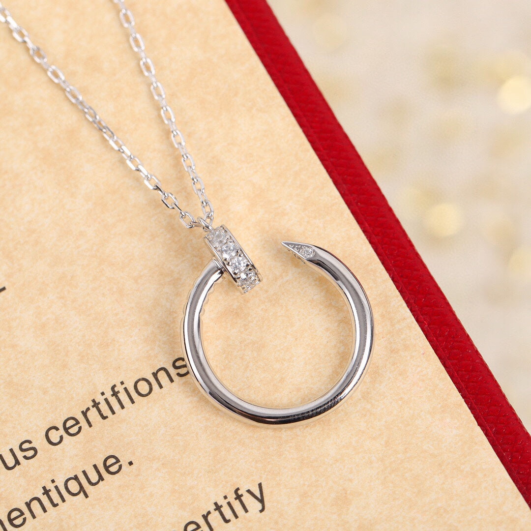 Juste Un Clou Necklace