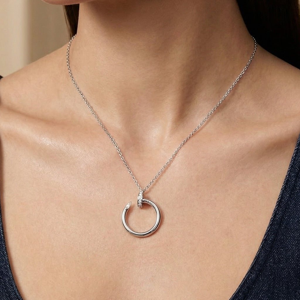 Juste Un Clou Necklace
