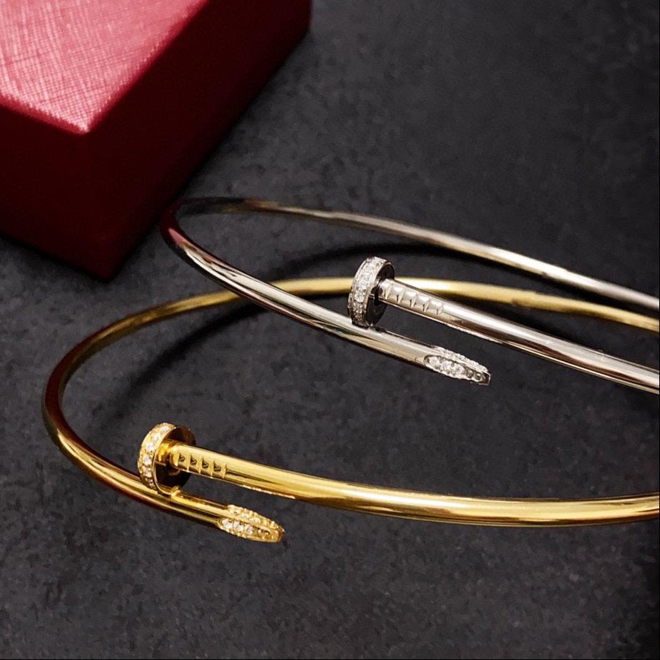 Juste Un Clou Torque Necklace