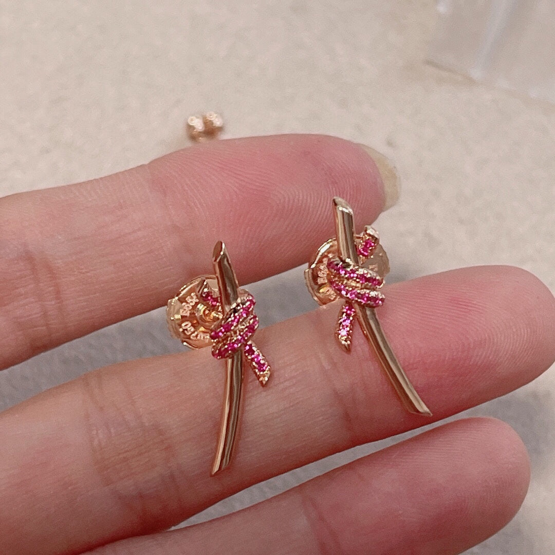 Knot Earrings With Pink