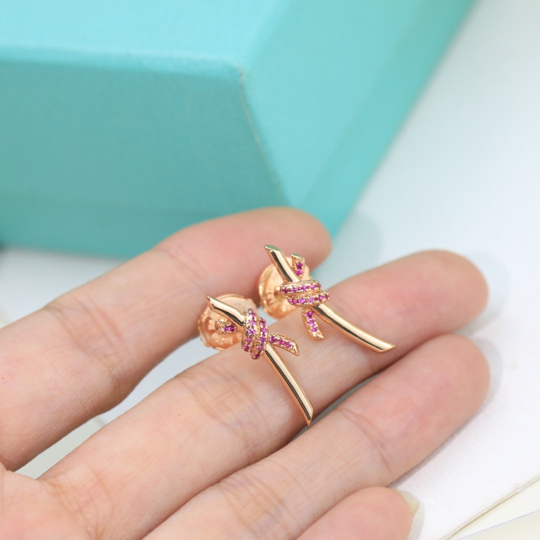 Knot Earrings With Pink