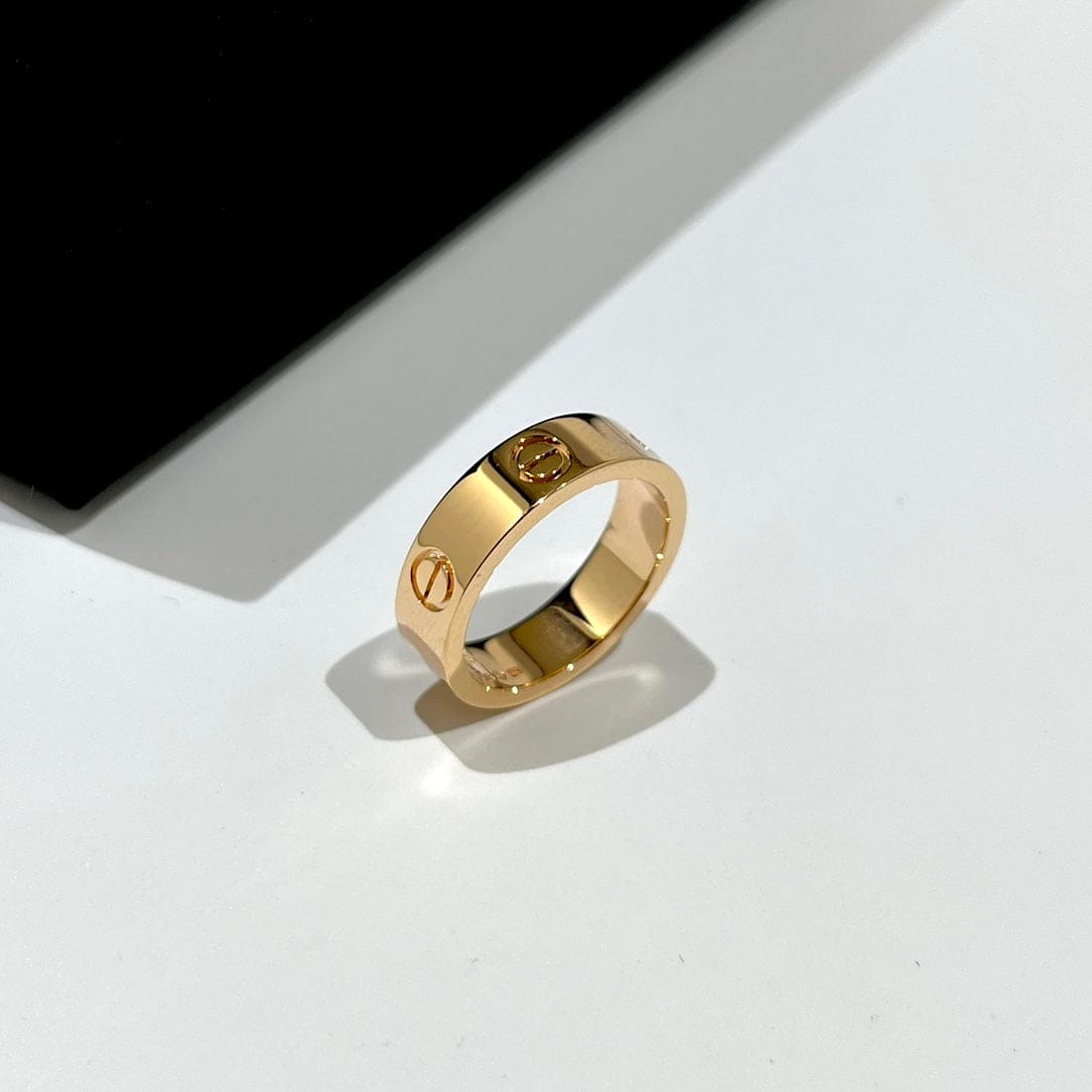 Love Wedding 6mm Ring Timeless Elegance