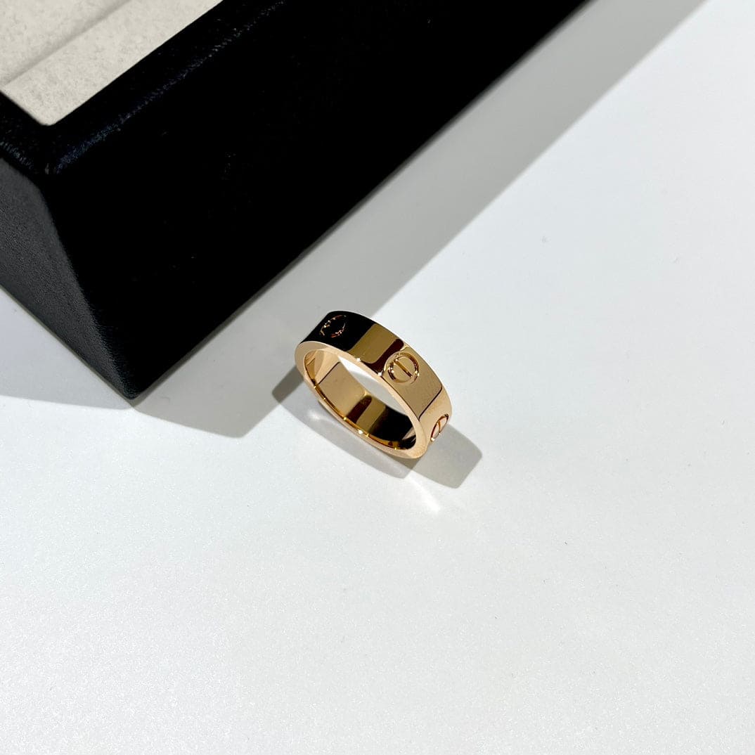 Love Wedding 6mm Ring Timeless Elegance