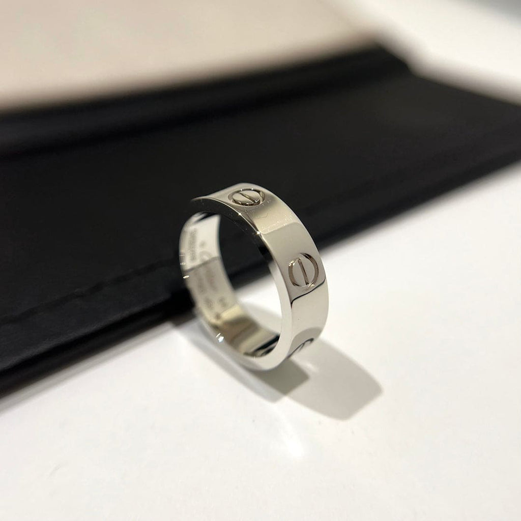 Love Wedding 6mm Ring Timeless Elegance