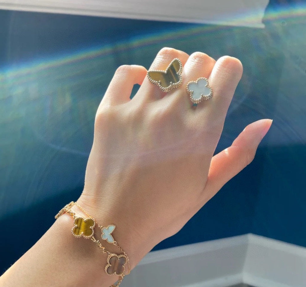 Lucky Alhambra Inspired Between The Finger Ring