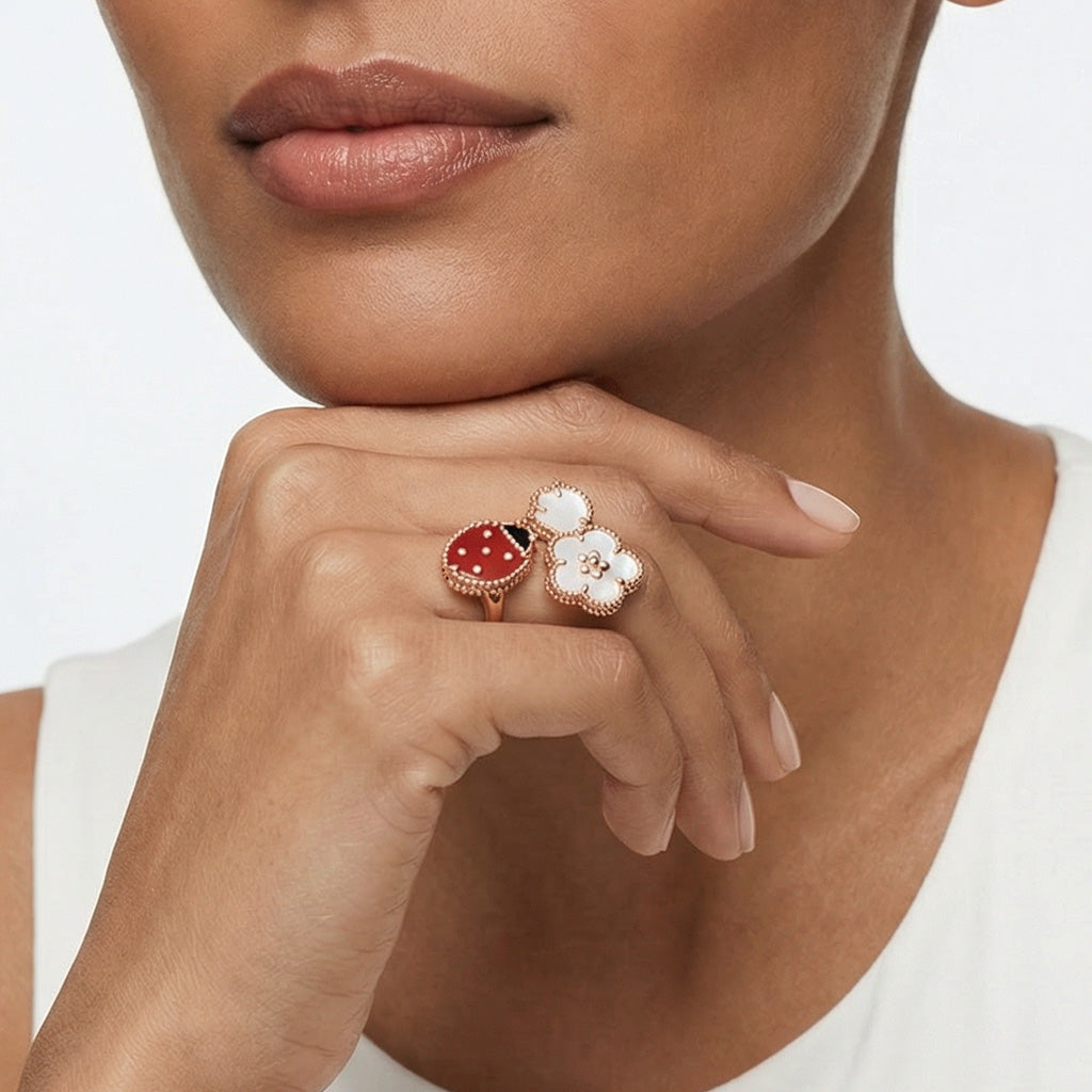 Lucky Spring Between The Finger Ring