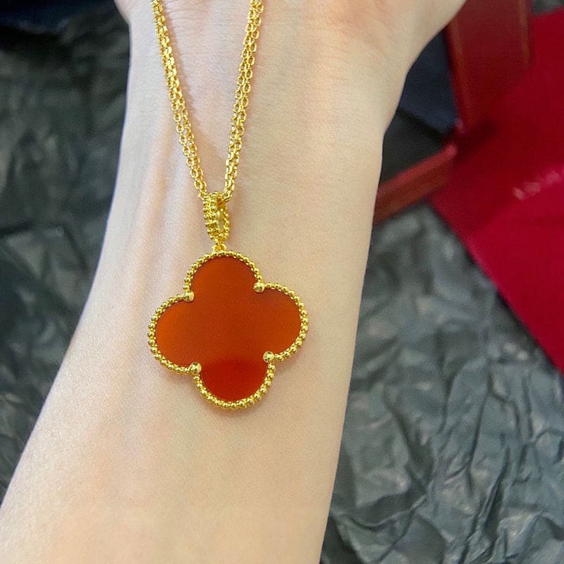 Magic Alhambra One Motif Carnelian Clover Necklace
