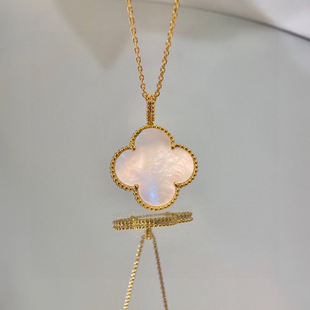 Magic Alhambra One Motif Pearl Necklace
