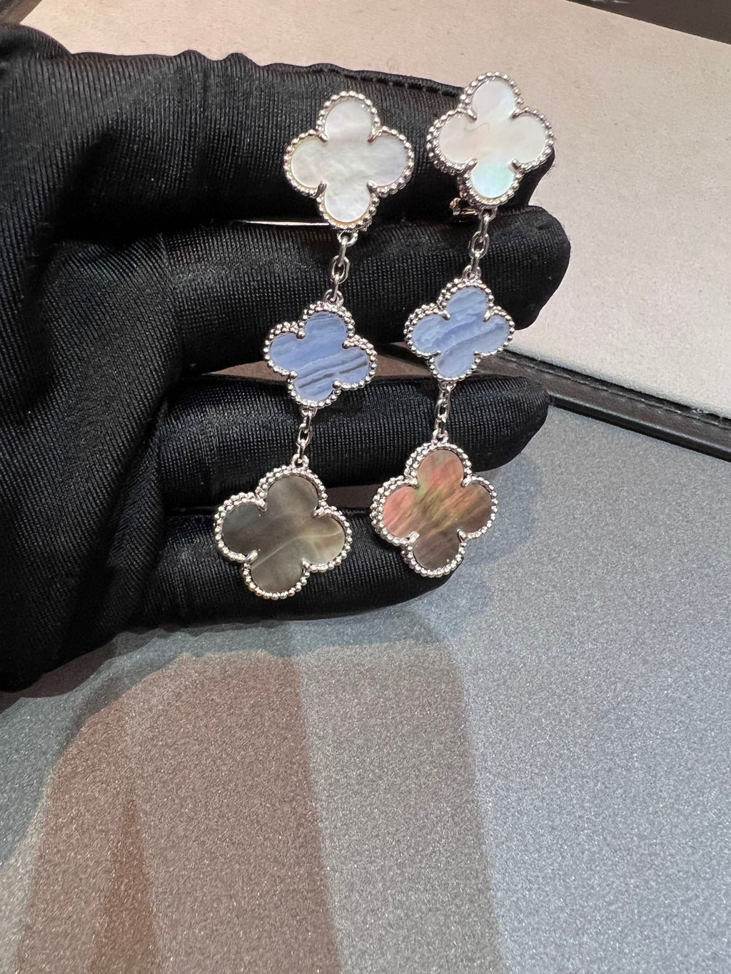 Magic Alhambra Three Motifs Earrings