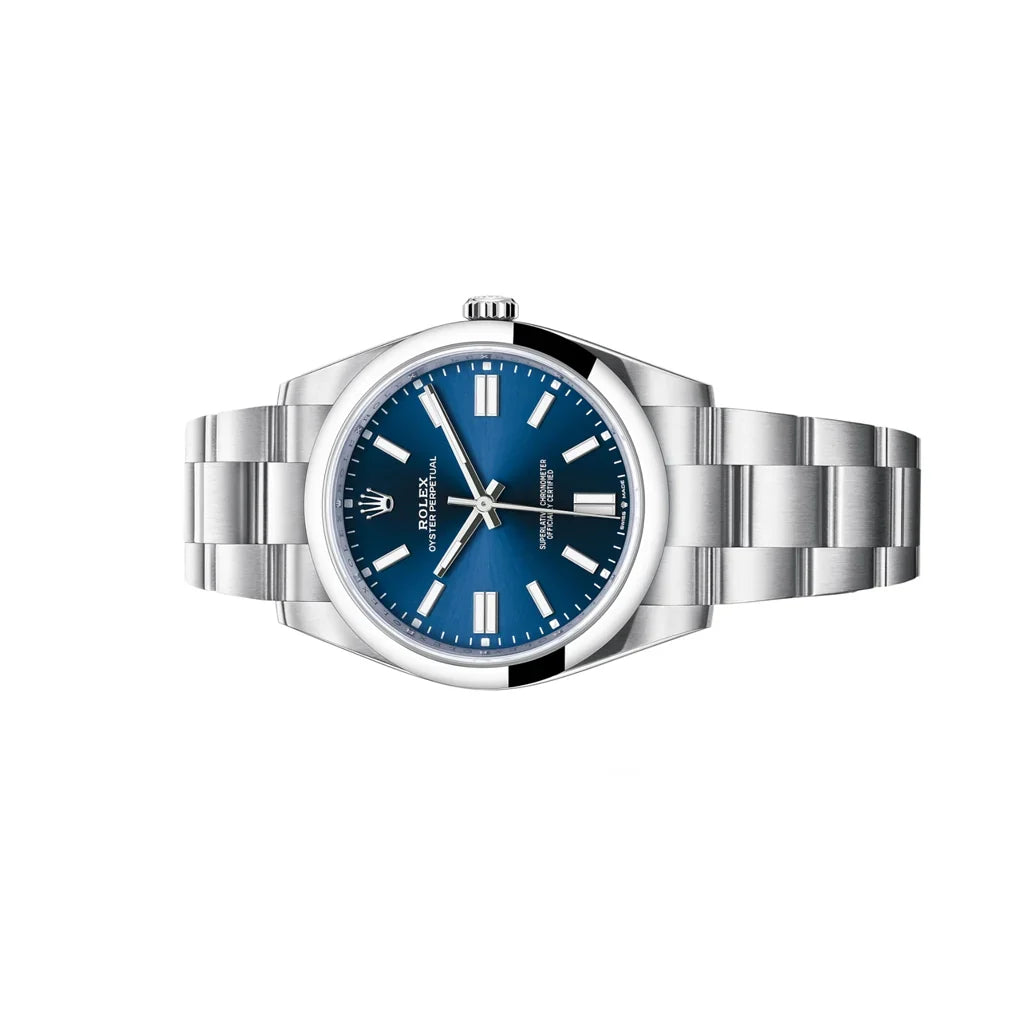 Minimalist Automatic Men’s Watch With Smooth Bezel And No-Date Dial