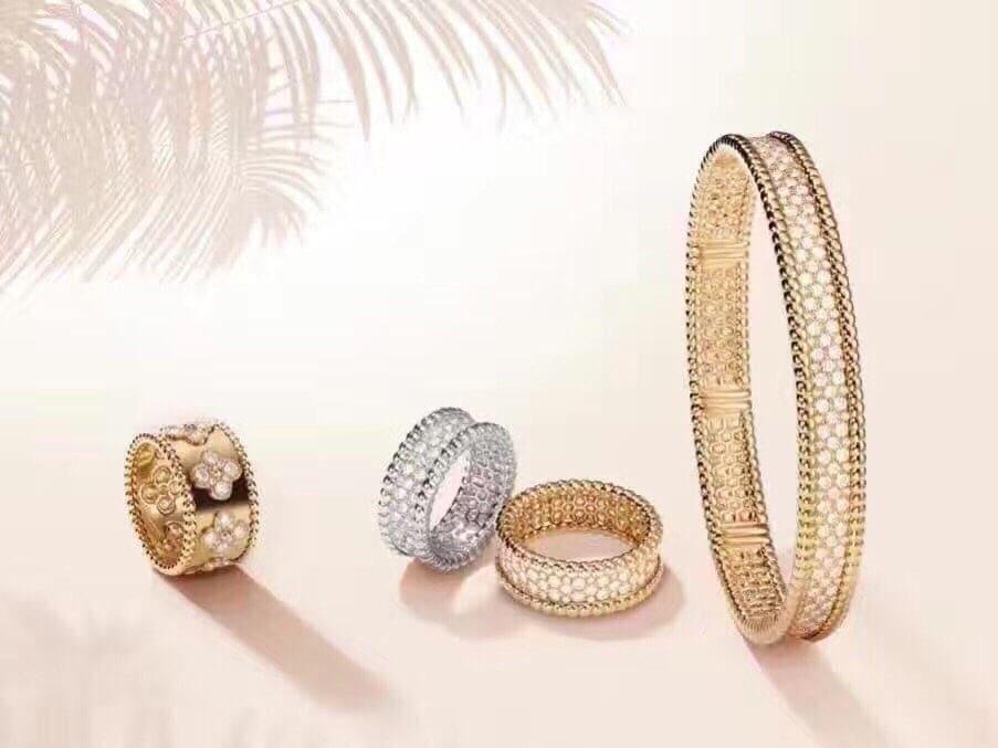 Perlée Row Ring