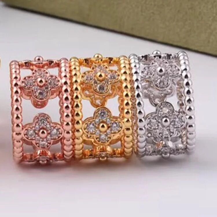 Perlée Clover Band Ring