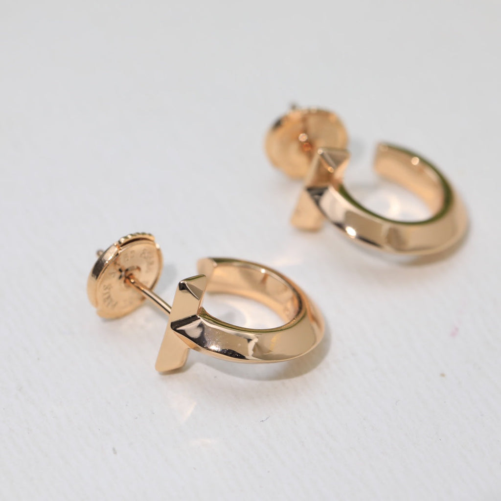 Plain T Hoop Earrings