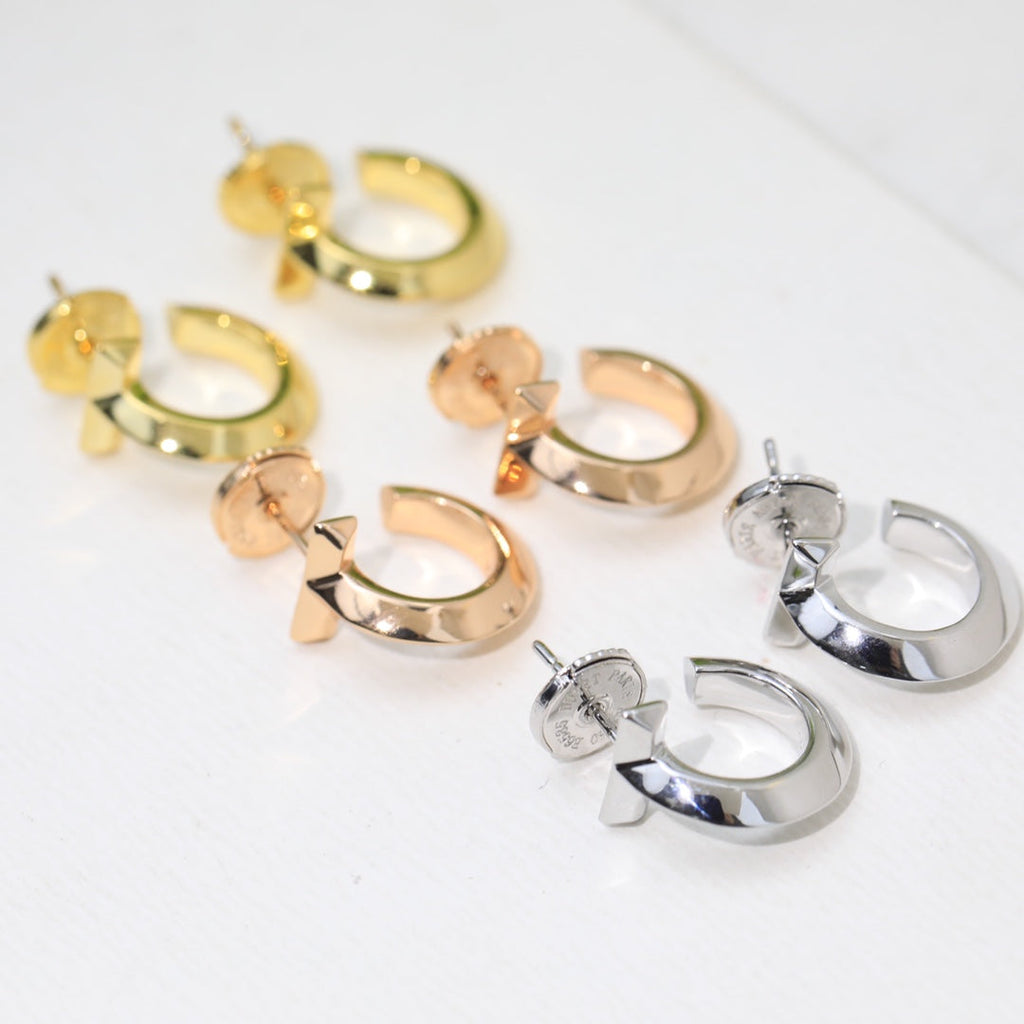 Plain T Hoop Earrings