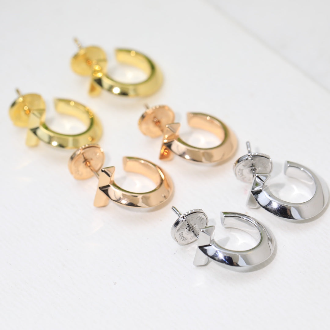 Plain T Hoop Earrings