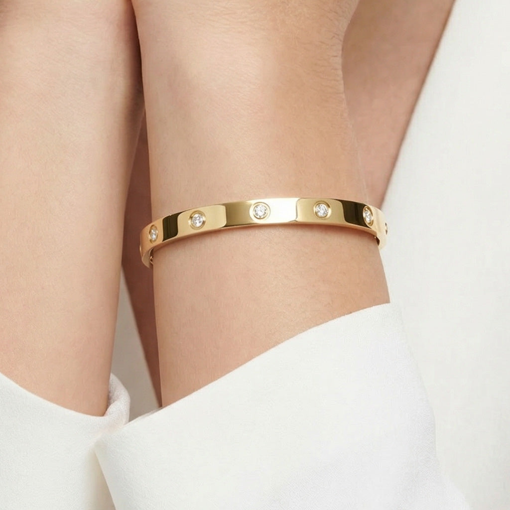 Radiant Mediuim 10 Diamonds Love Bracelet