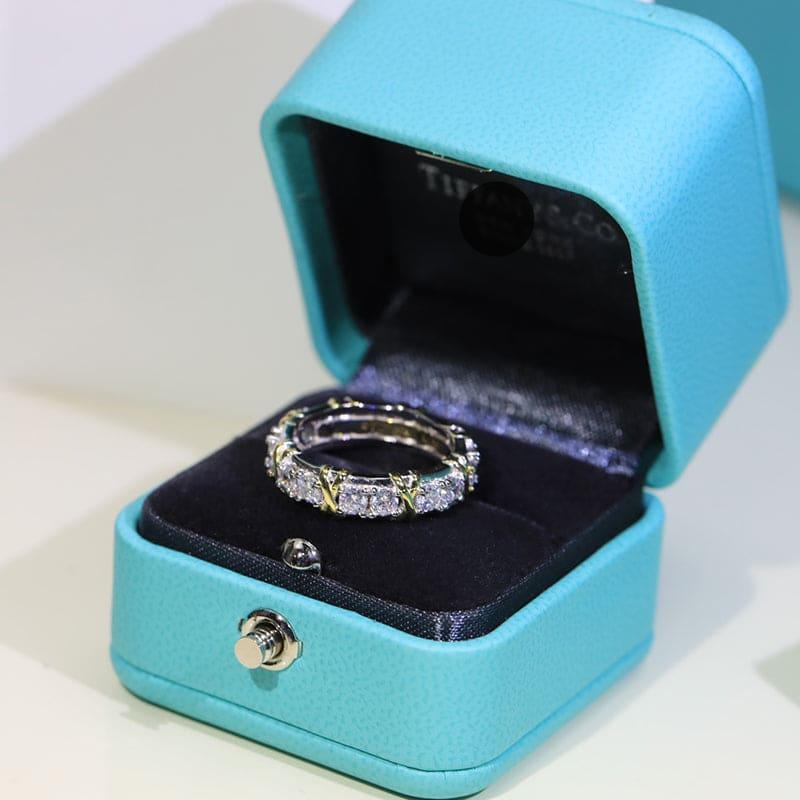 Schlumberger Eighteen Stone Ring
