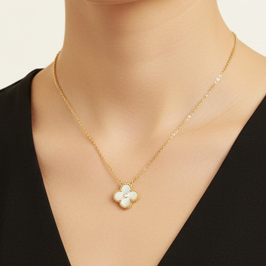 Sweet Alhambra Clover Necklace