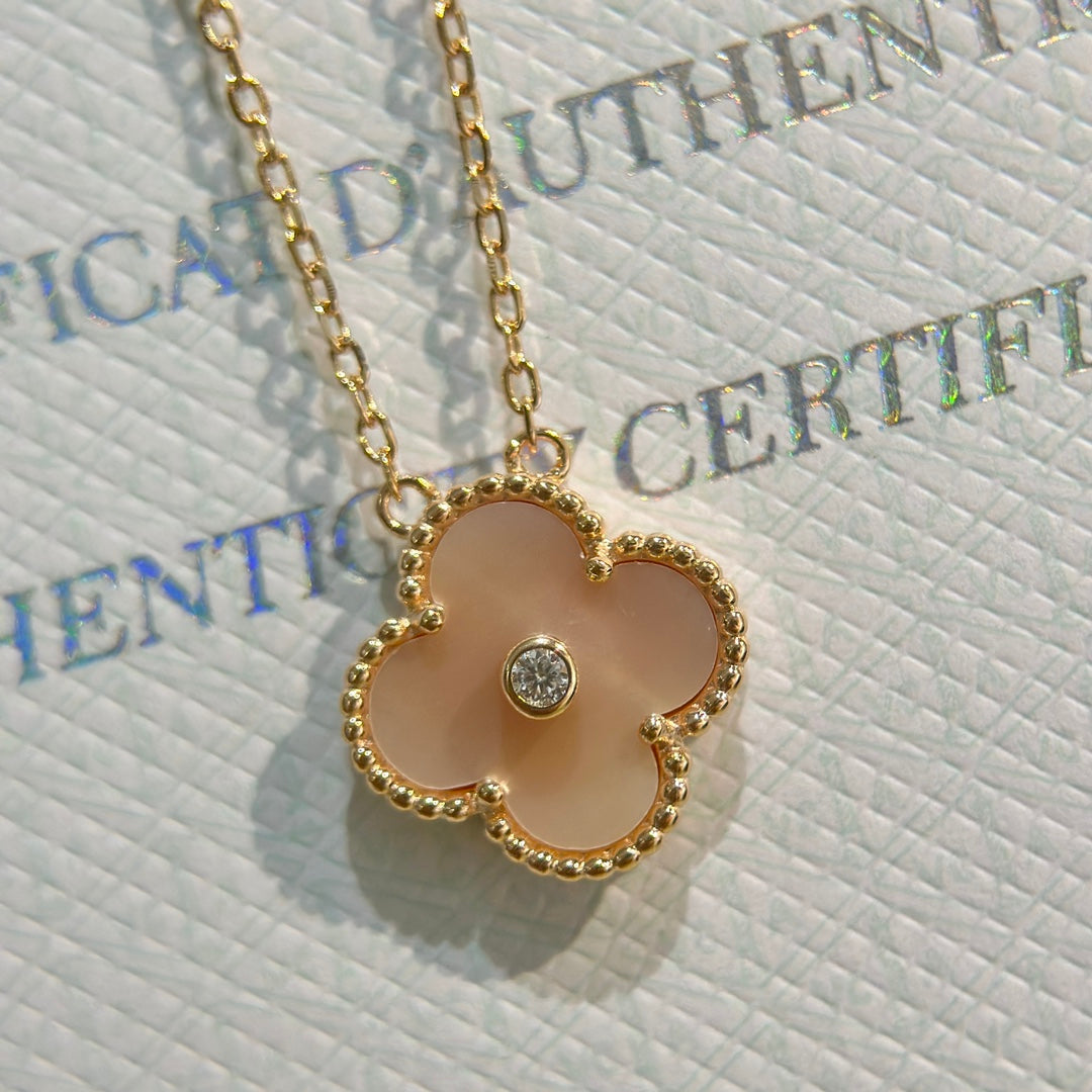 Sweet Alhambra Clover Necklace
