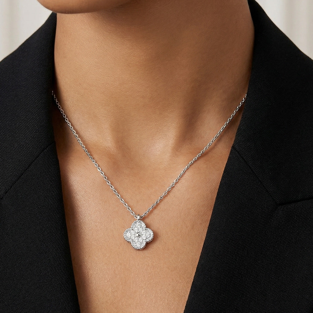 Sweet Alhambra Clover Pendant Necklace