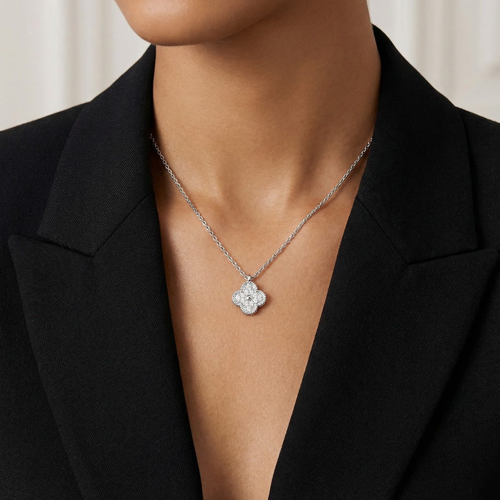 Sweet Alhambra Clover Pendant Necklace