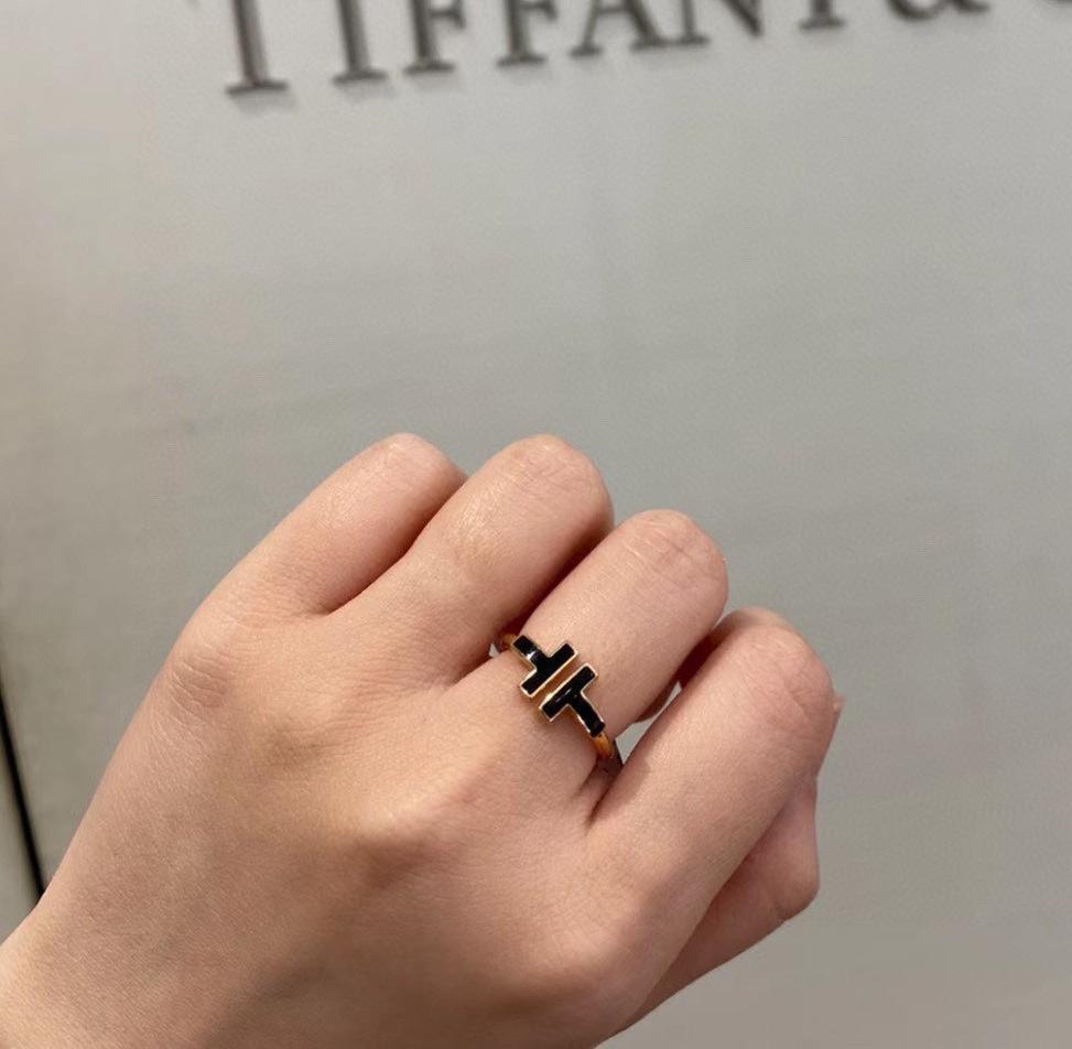 T Black Onyx Wire Ring