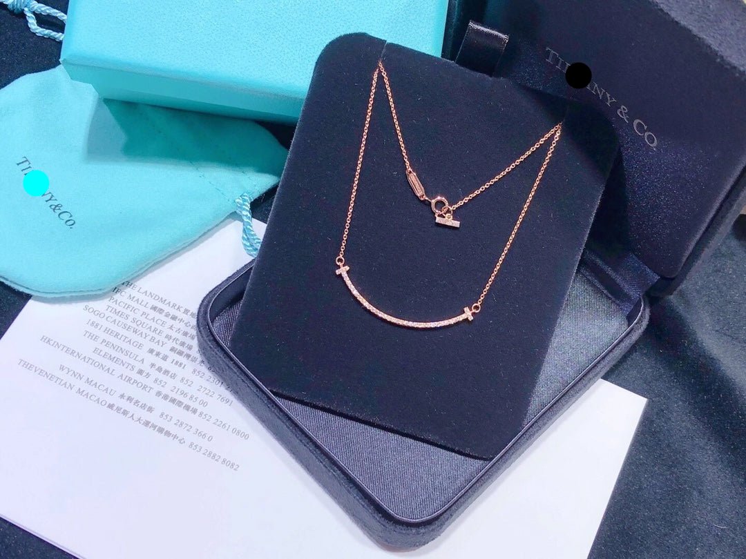 T Medium Pendant Necklace
