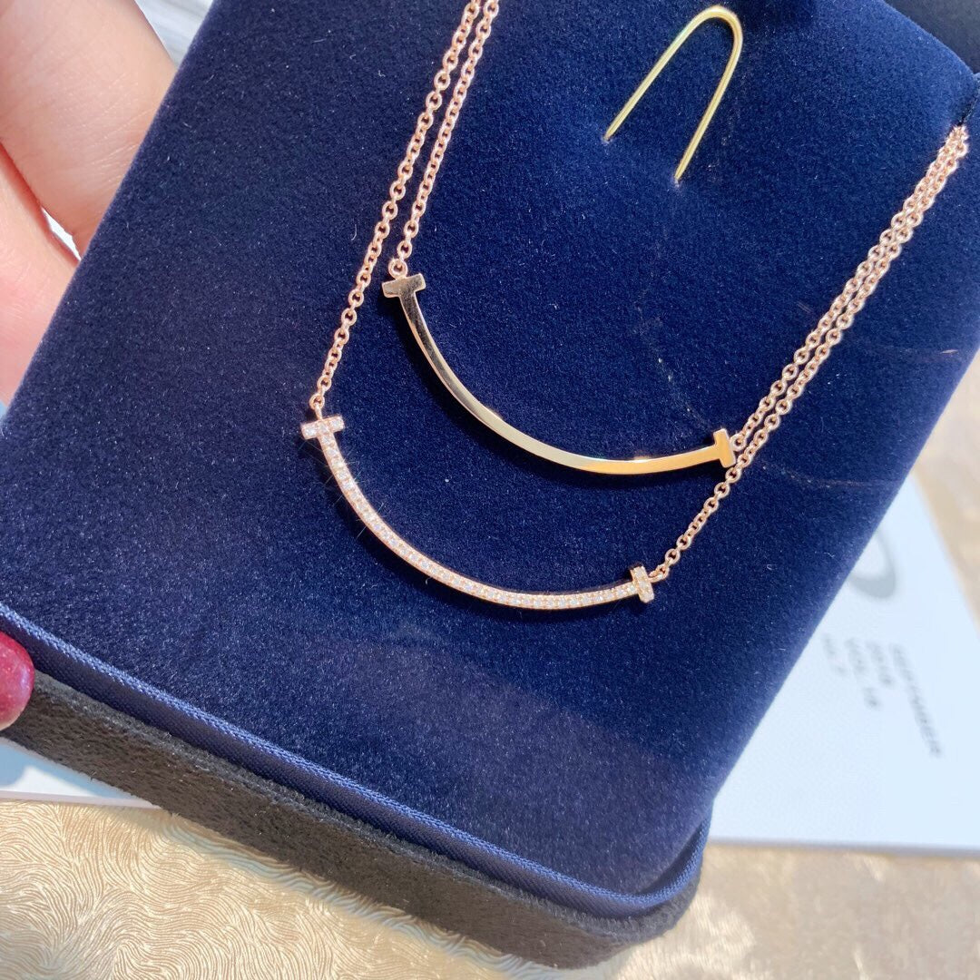 T Medium Pendant Necklace