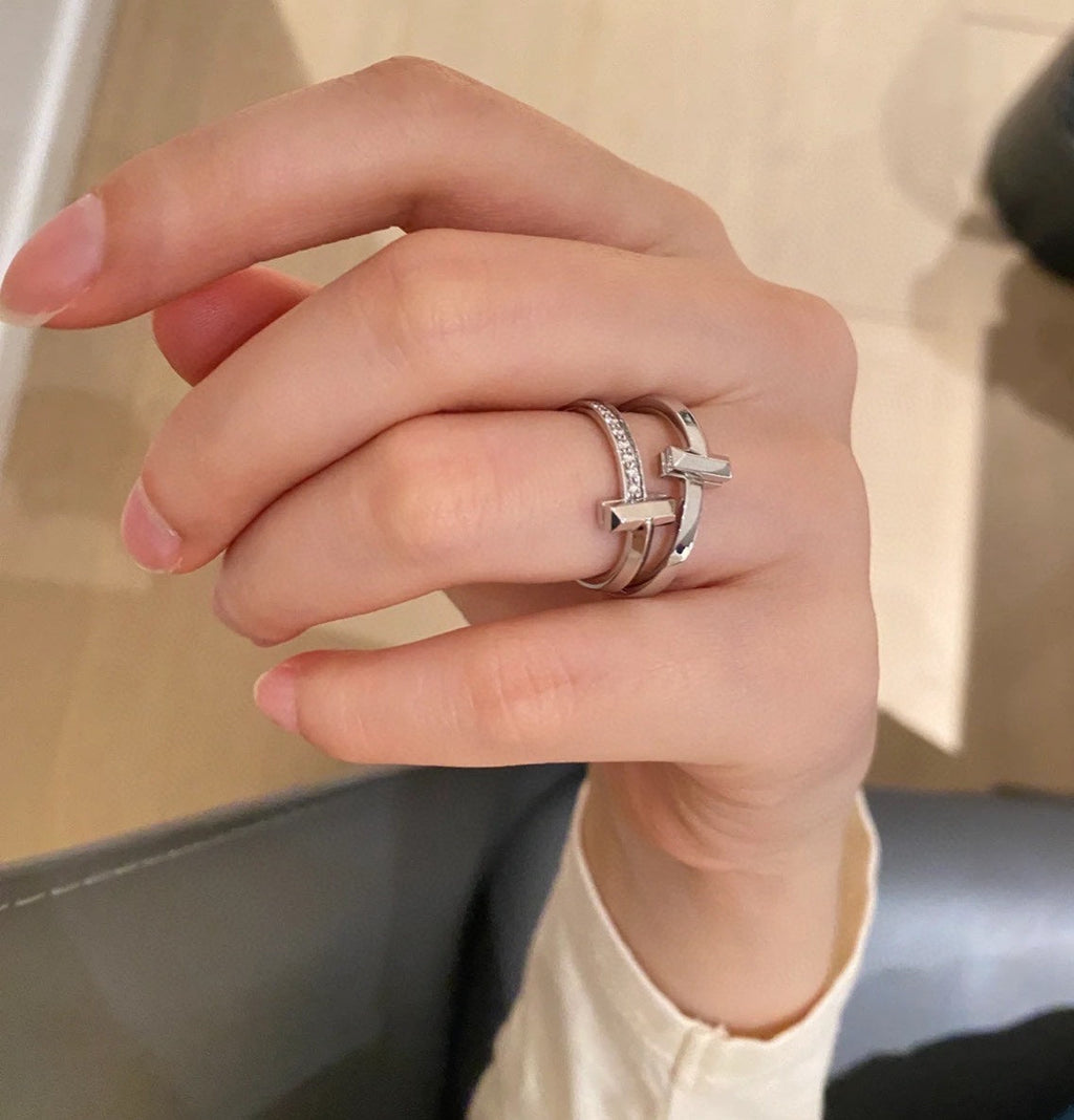 T1 Minimalist Band Ring