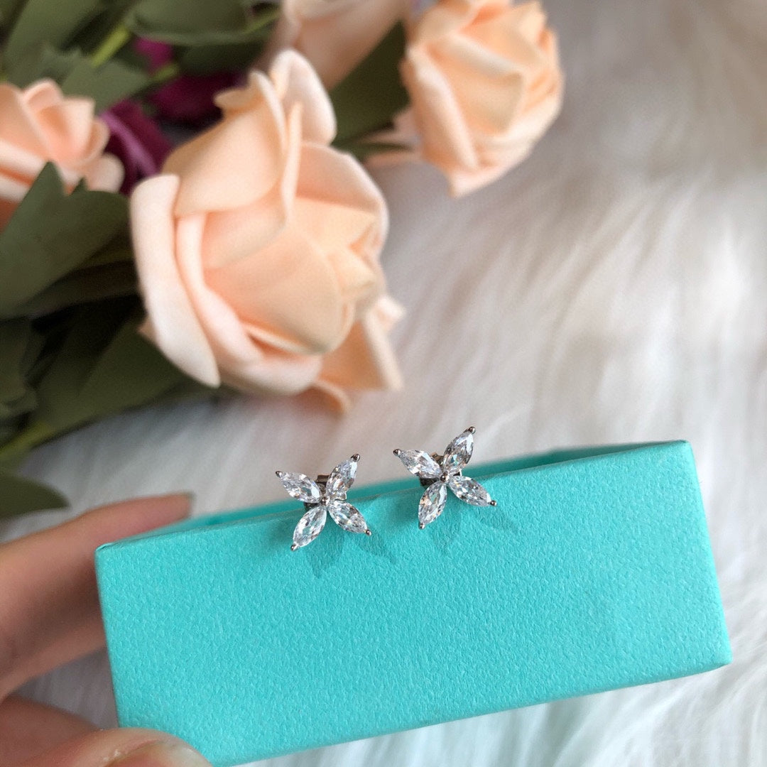 Victoria Stud Earrings
