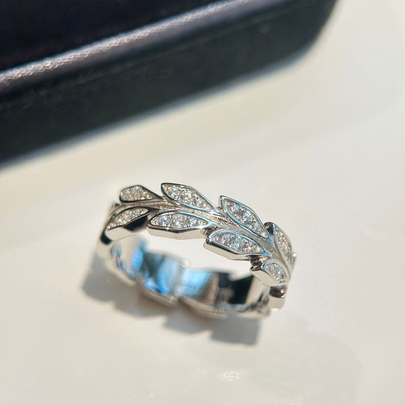 Victoria Vine Band Ring