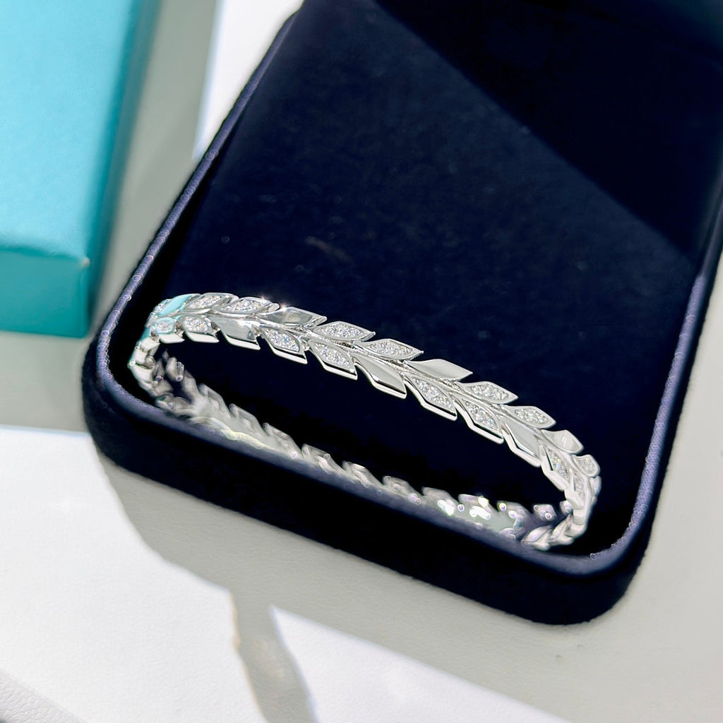 Victoria Vine Hinged Bracelet