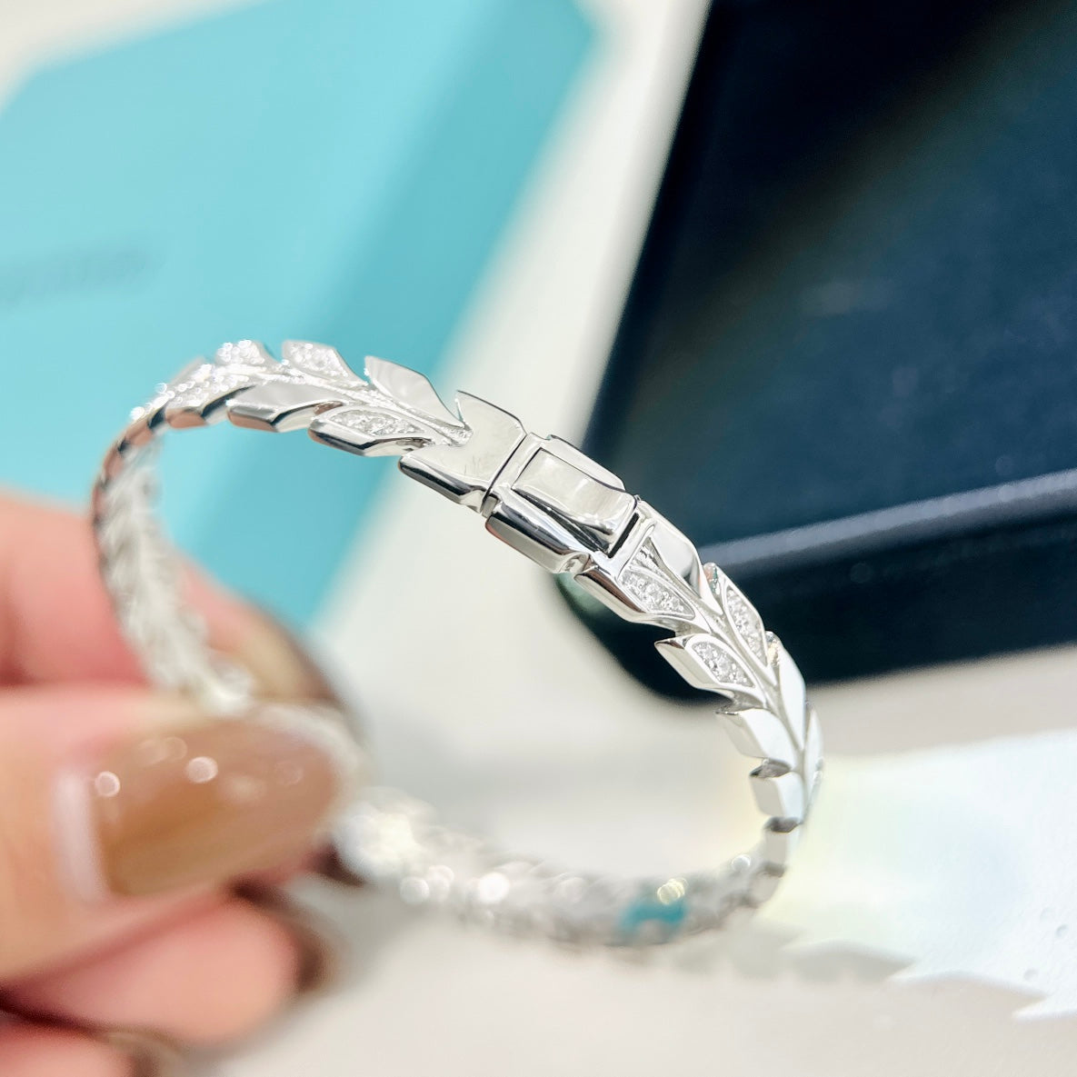 Victoria Vine Hinged Bracelet