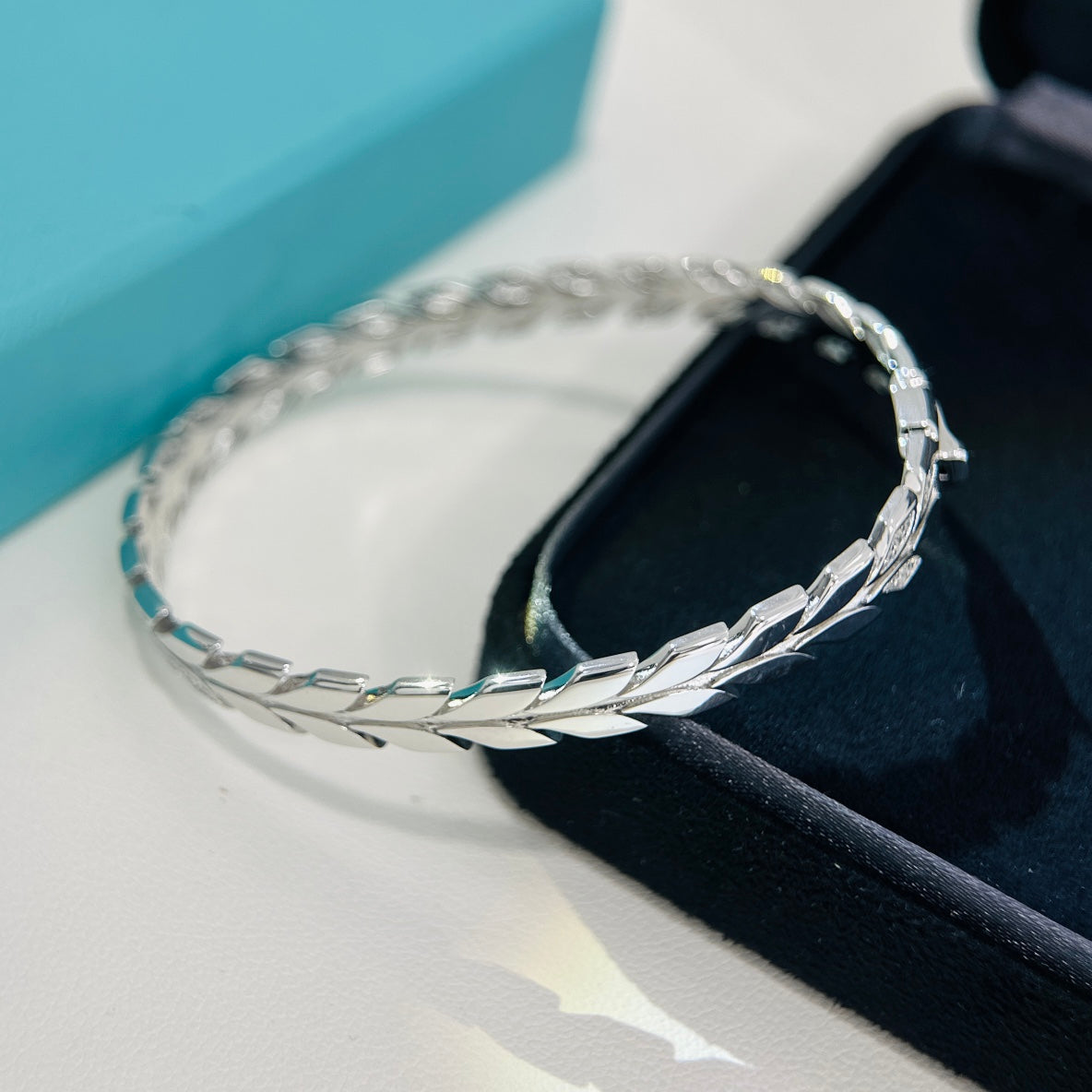 Victoria Vine Hinged Bracelet